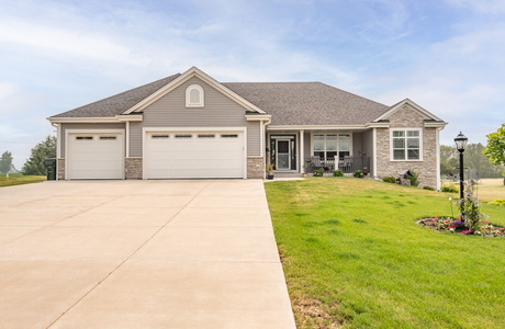 W226S9342 Ripple Brook Ct Big Bend, WI 53103